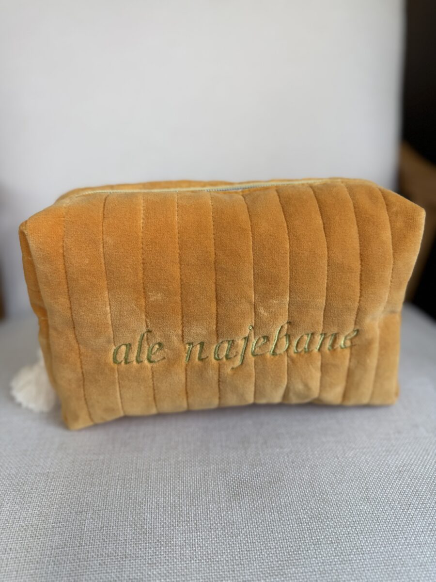 Aksamitna kosmetyczka „Ale najebane”