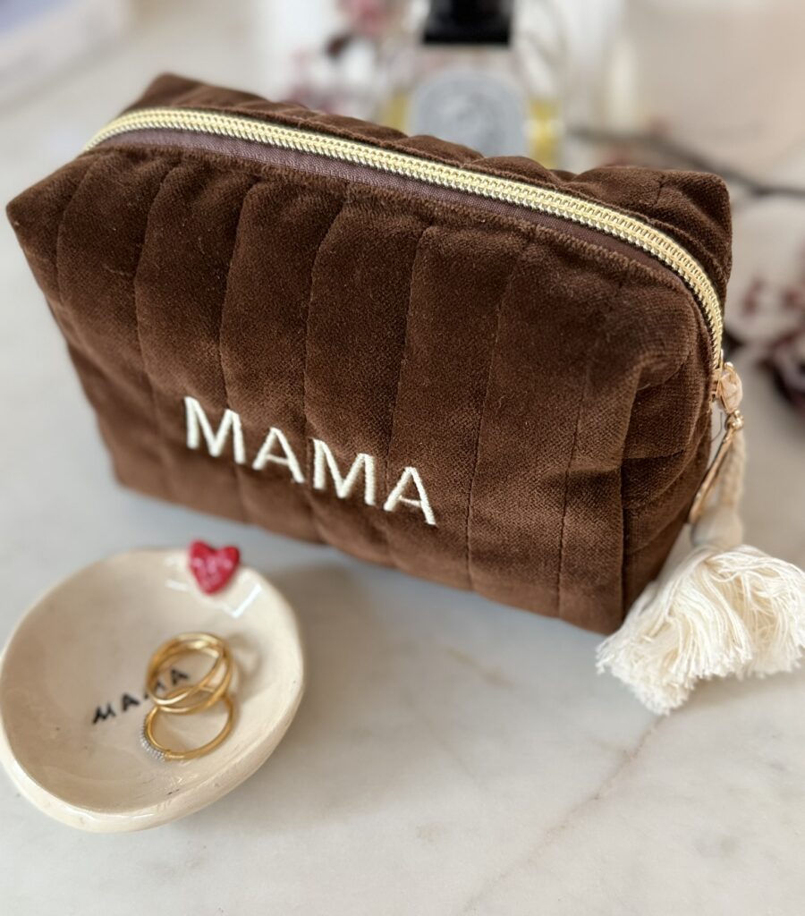 Aksamitna kosmetyczka „Mama”