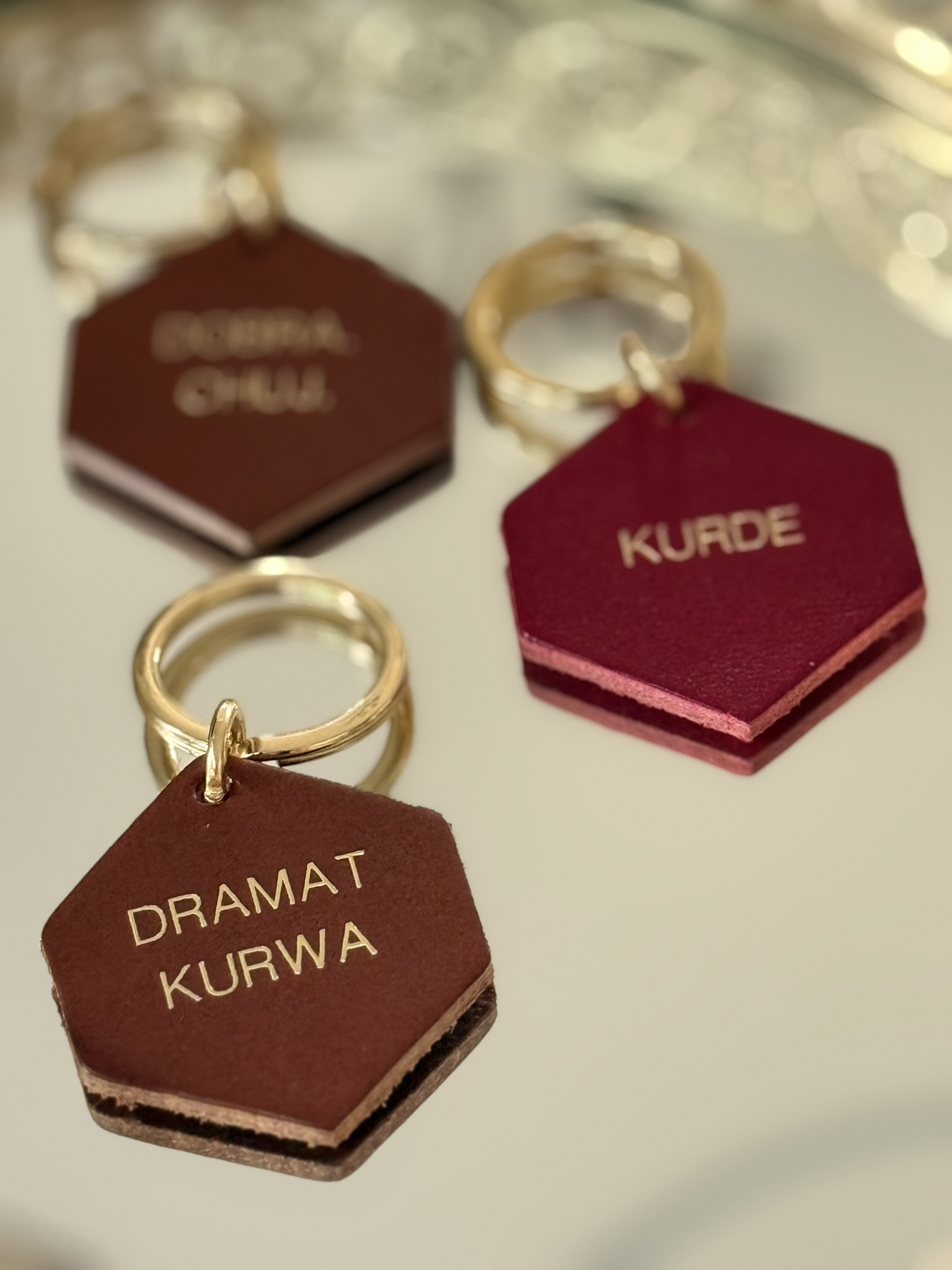 Brelok skórzany "Dramat kurwa" - obrazek 6