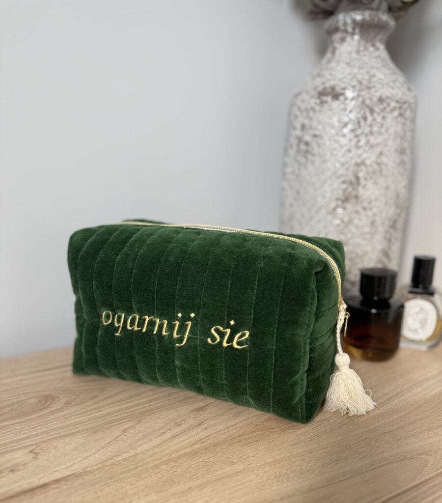 Aksamitna kosmetyczka „Ogarnij się”